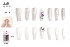 UÑAS POSTIZAS